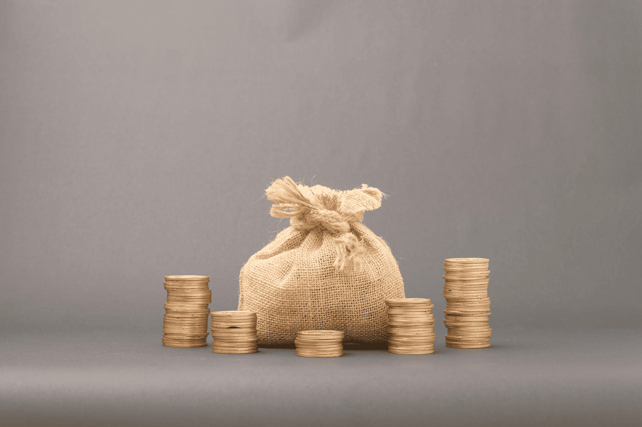 インプラントで費用を抑えるコツは?