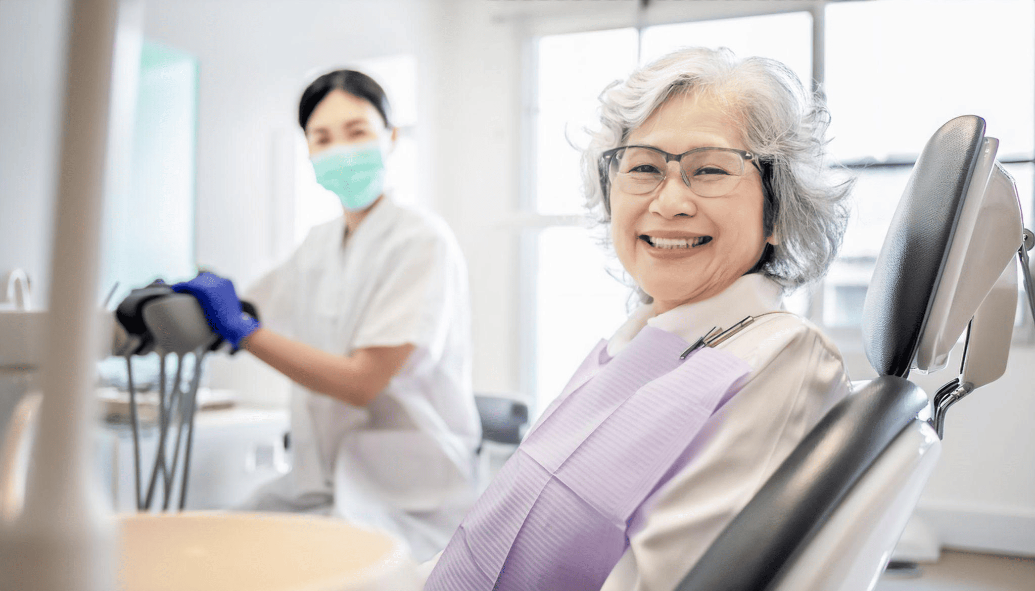 インプラントに年齢制限はある？何歳から何歳まで治療できるのか